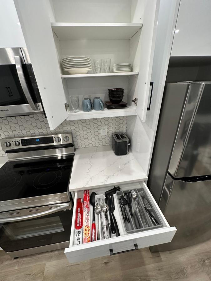 2 Bedroom 2 Washrooms Brand New Beautiful & Cozy Suite YYC Exterior foto