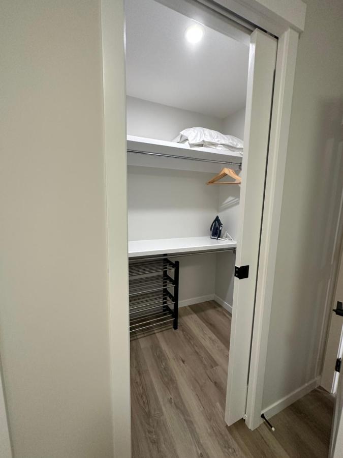 2 Bedroom 2 Washrooms Brand New Beautiful & Cozy Suite YYC Exterior foto